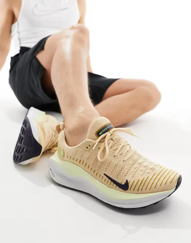 Nike Reactx Infinity Run 4 trainer in beige-Neutral