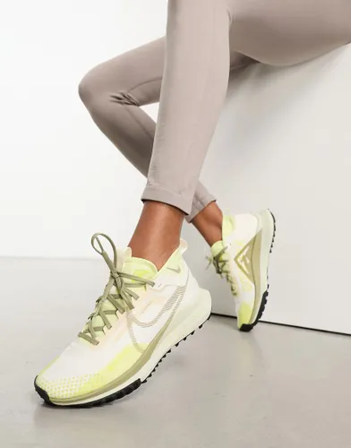 Nike Running react Goretex peg trail 4 Trainer in ivory and neutral olive-White
