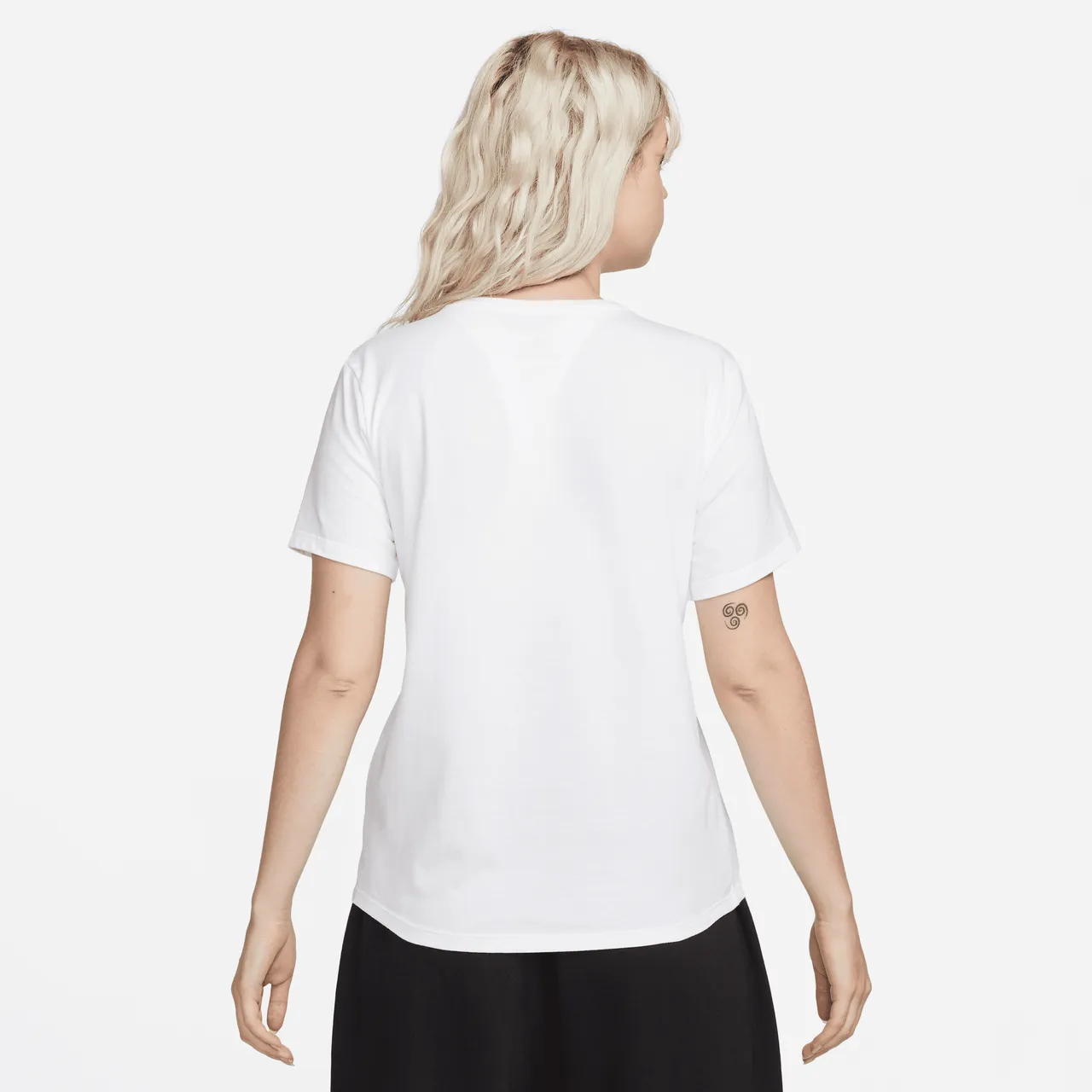 Nike Sportswear Club Essentials Women's T-Shirt - White - Cotton