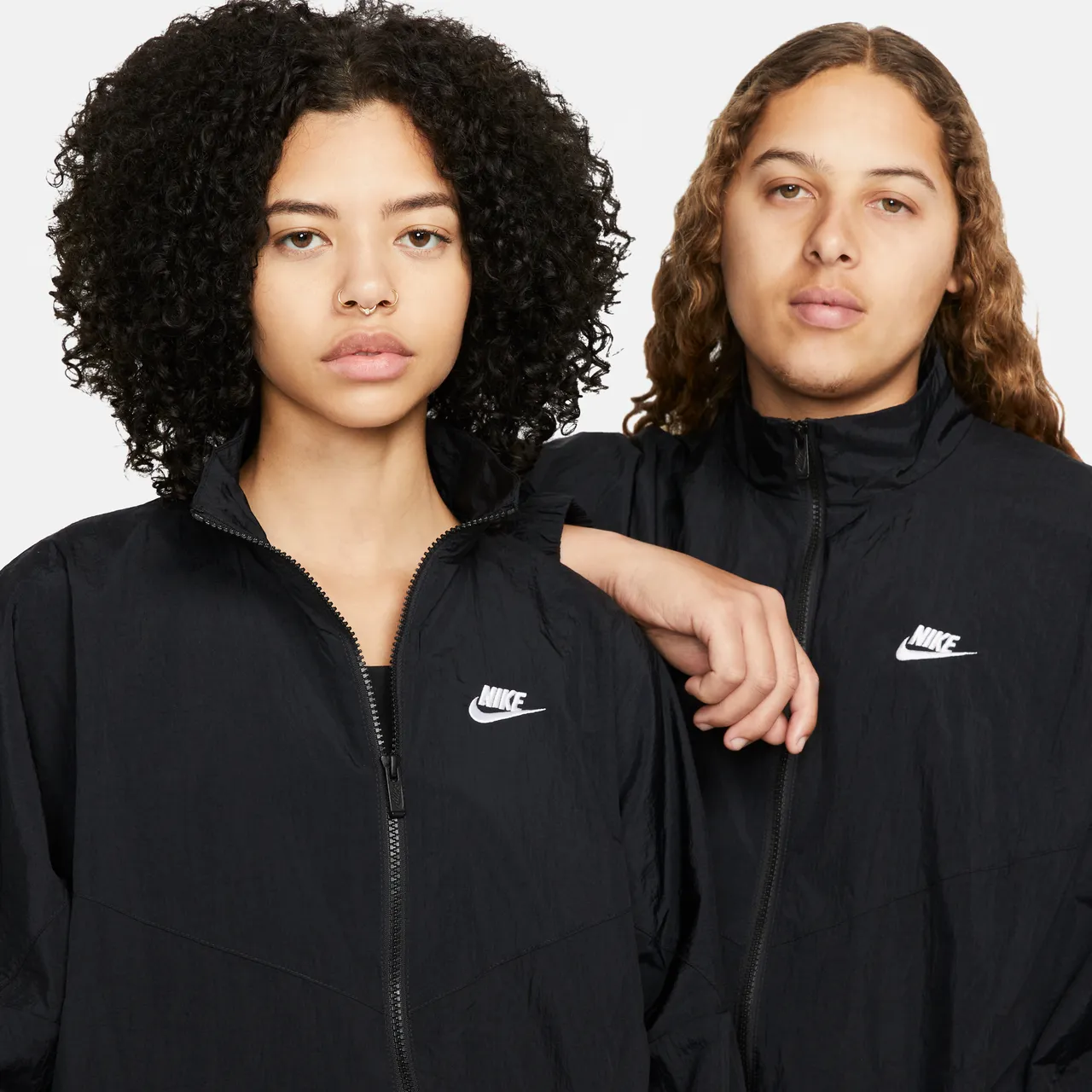Nike Sportswear Essential Windrunner Women's Woven Jacket - Black - Polyester