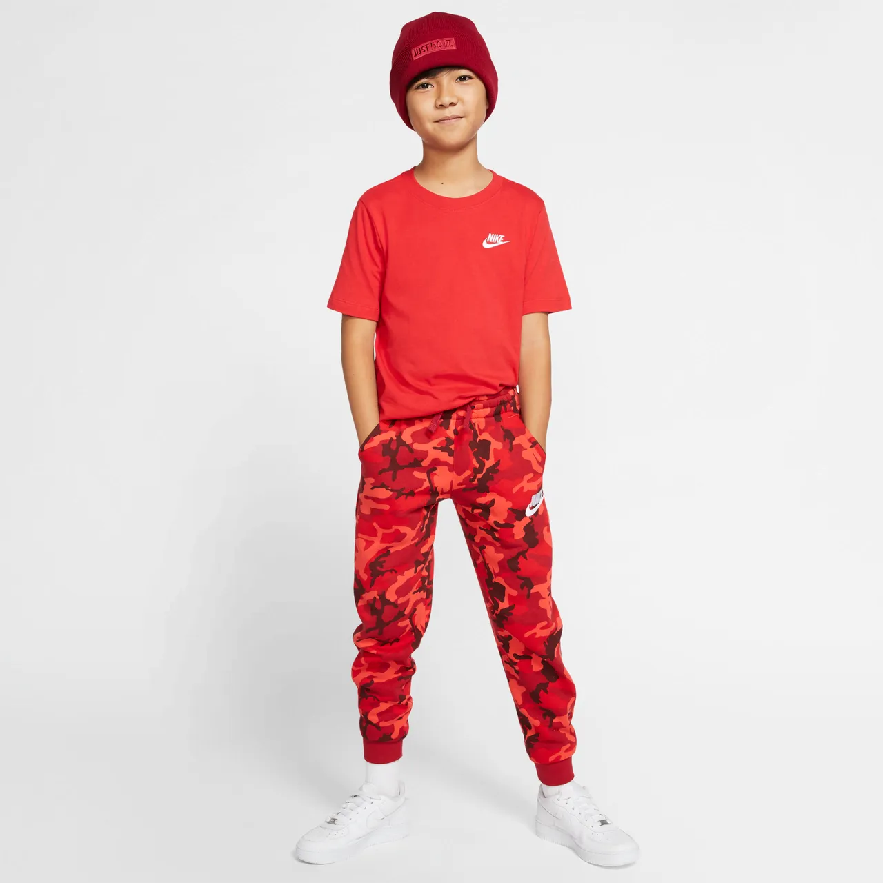 Nike Sportswear Older Kids' T-Shirt - Red - Cotton