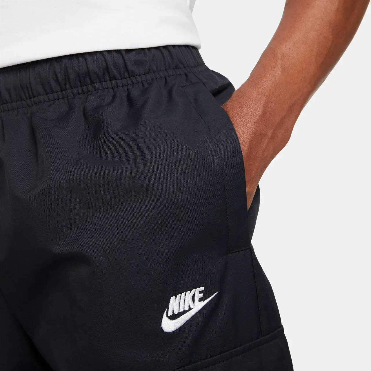 Nike Sportswear Repeat Men's Woven Trousers - Black - Nylon