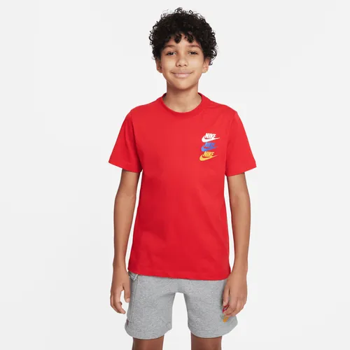 Nike Sportswear Standard Issue Older Kids' (Boys') T-shirt - Red - Cotton