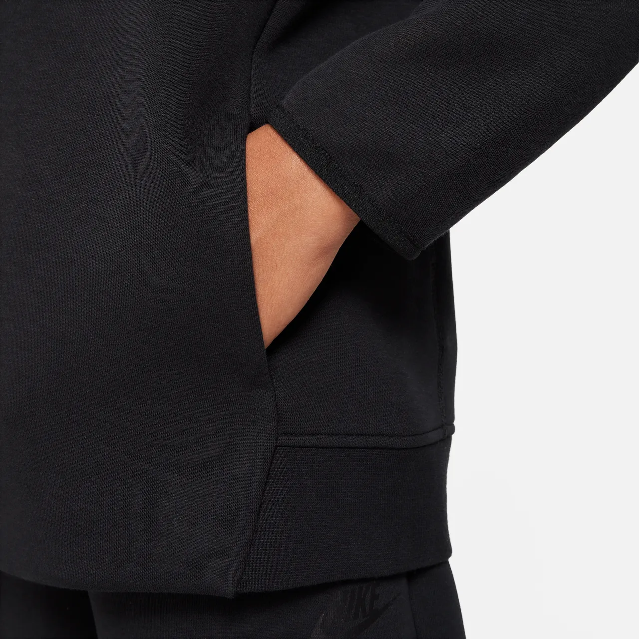 Nike Sportswear Tech Fleece Older Kids' (Boys') Pullover Hoodie - Black - Polyester
