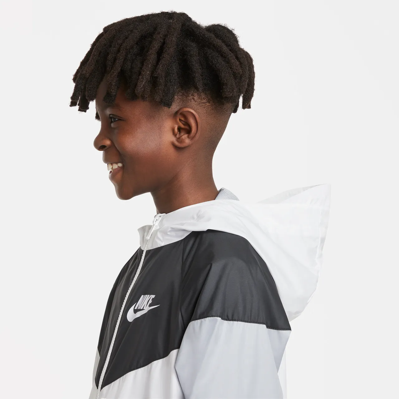 Nike Sportswear Windrunner Older Kids' (Boys') Loose Hip-Length Hooded Jacket - White - Polyester
