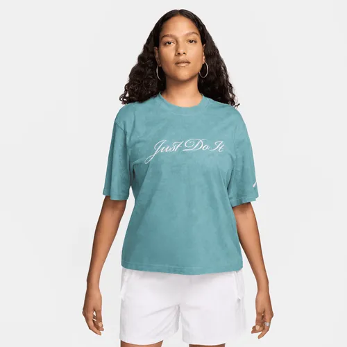 Nike Sportswear Women's T-Shirt - Green - Cotton