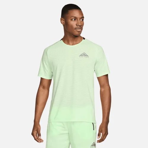 Nike Trail Solar Chase Men's Dri-FIT Short-Sleeve Running Top - Green - Polyester