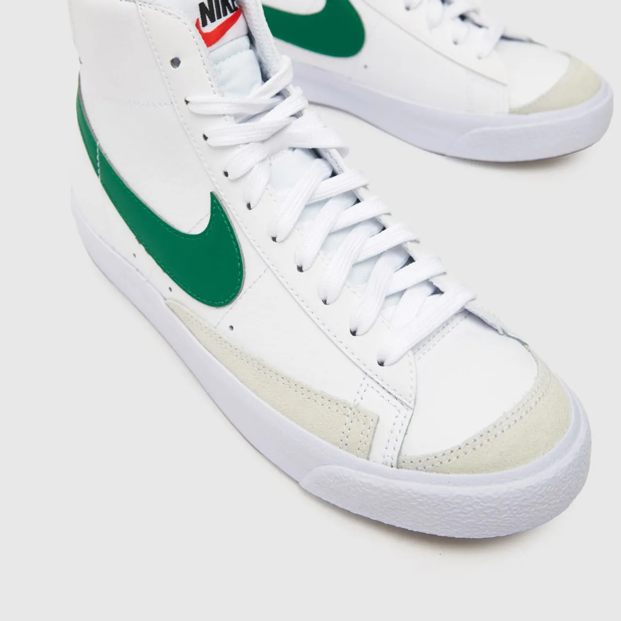 Nike White & Green Blazer Mid 77 Youth Trainers