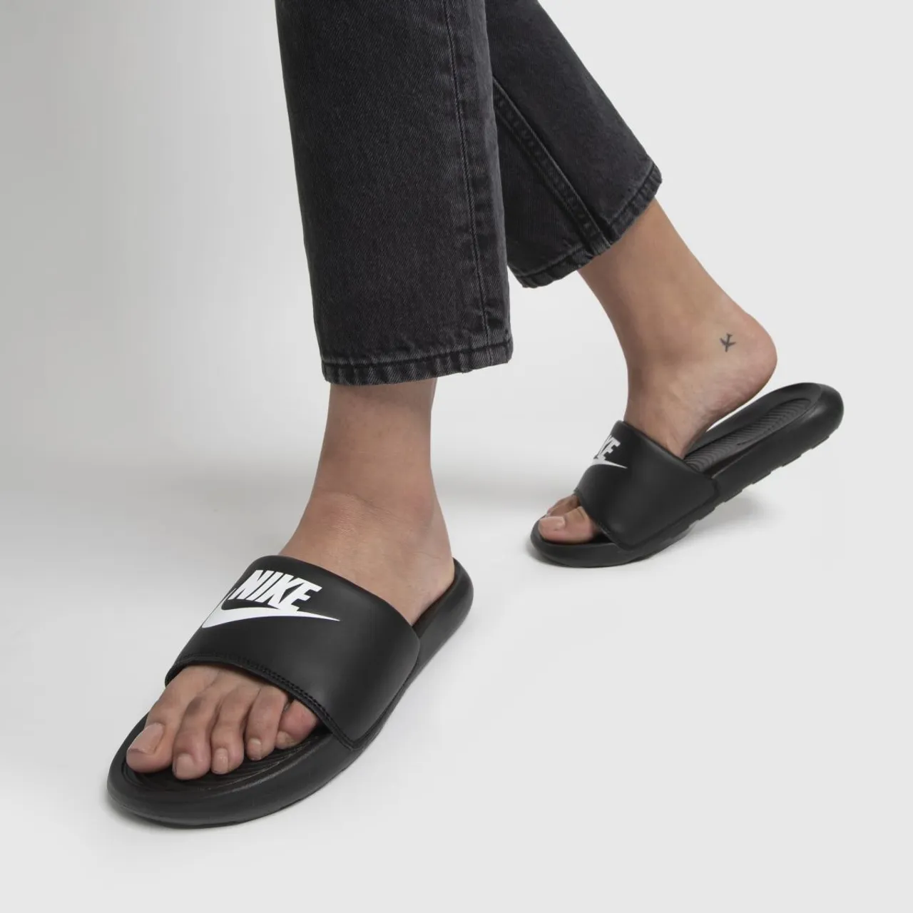 Nike Womens Black Victori One Sandals