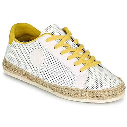 Pataugas  PALOMA F2F  women's Espadrilles / Casual Shoes in White