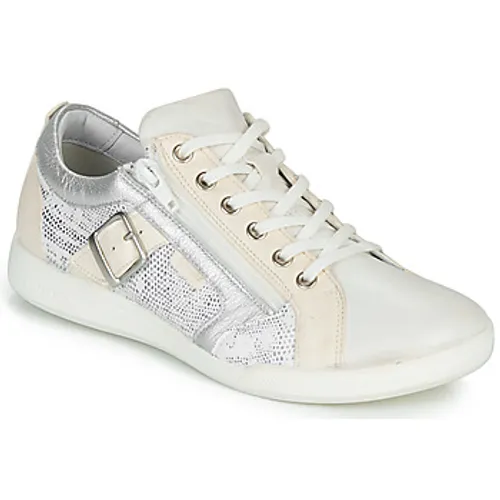 Pataugas  PAULINE/S  women's Shoes (Trainers) in White