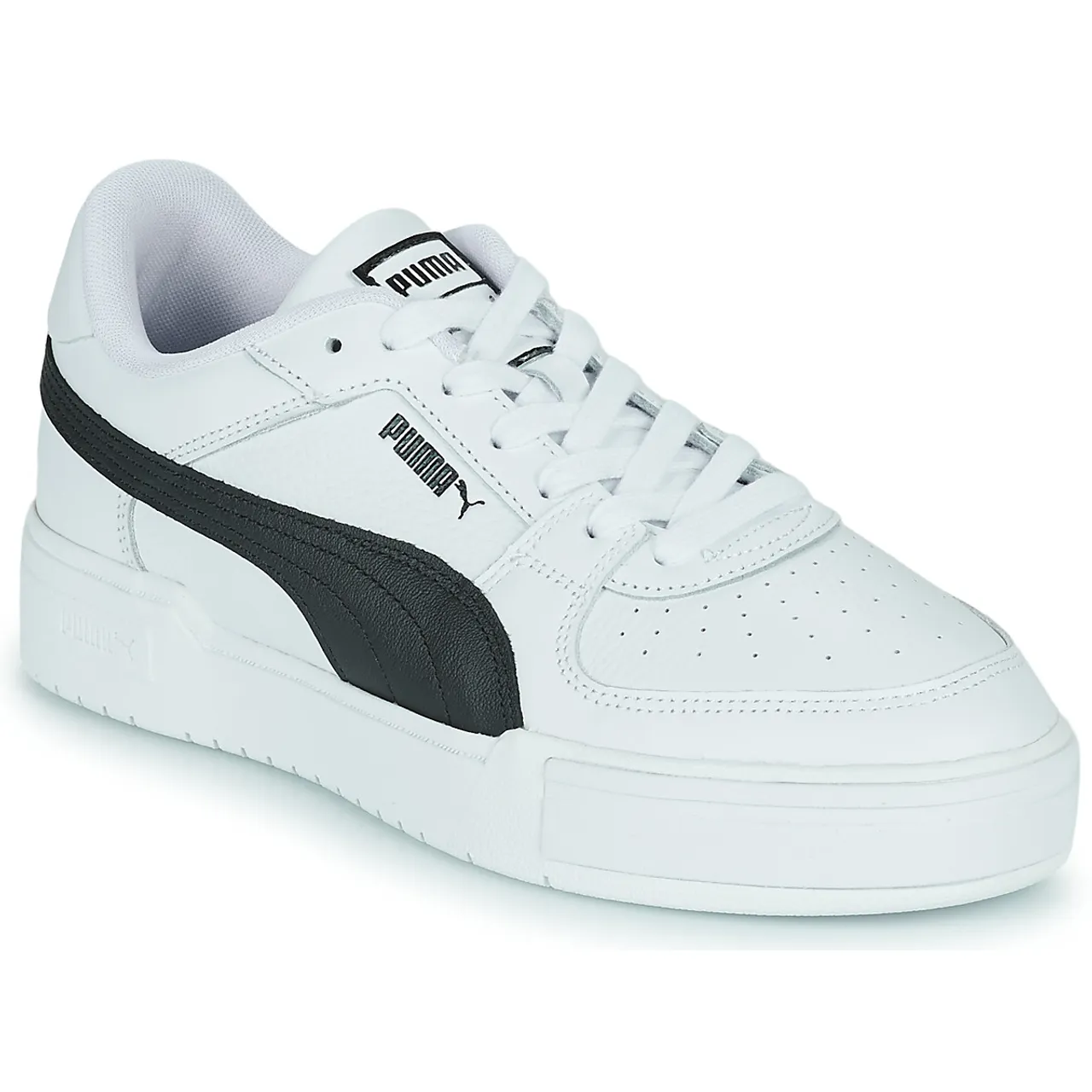 Puma  CA Pro Classic  men's Shoes (Trainers) in White