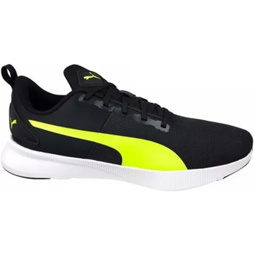 Puma  Flyer Runner Mesh  men's Shoes (Trainers) in Black