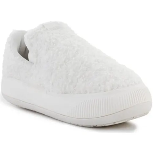Puma  Suede Mayu Slip-on Teddy W  women's Shoes (Trainers) in White