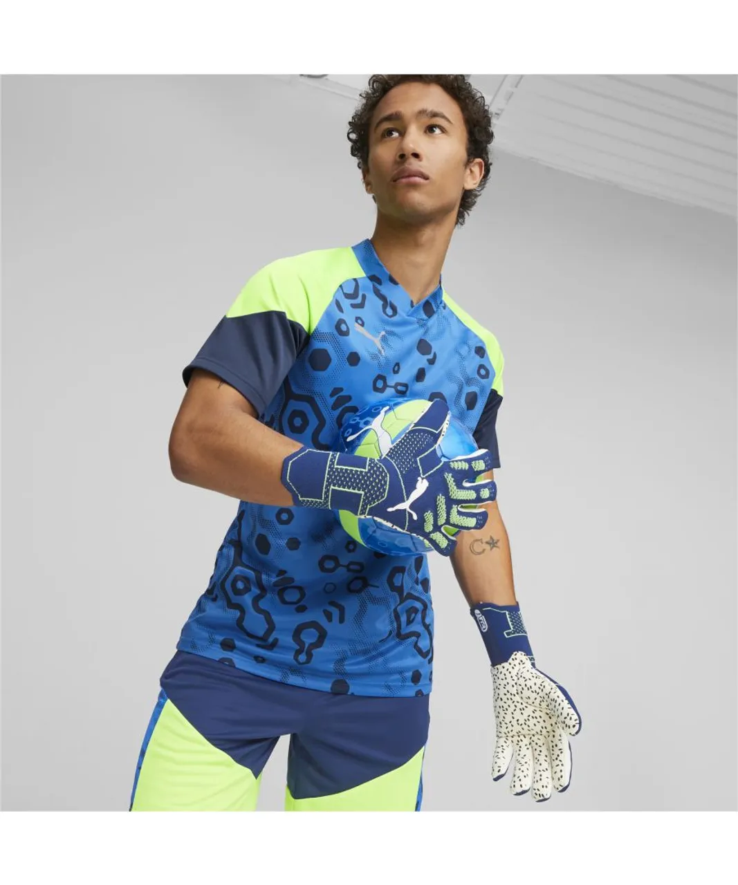 Puma Unisex FUTURE Ultimate Negative Cut Football Goalkeeper Gloves - Blue - Size 9 (Gloves)