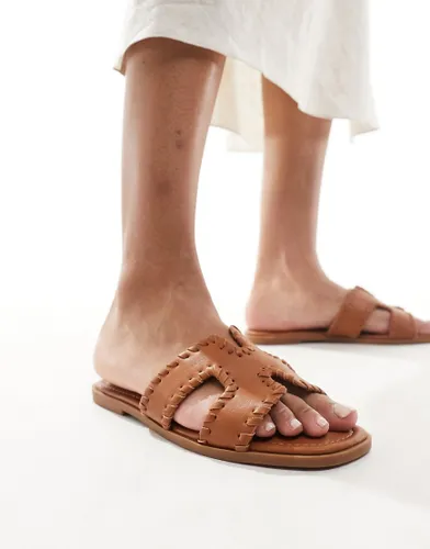 RAID Ginerva flat sandals in tan-Brown