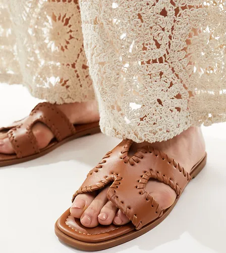 RAID Wide Fit Ginerva flat sandals in tan-Brown
