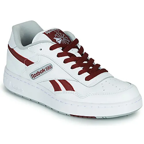 Reebok Classic  BB 4000  women's Shoes (Trainers) in White