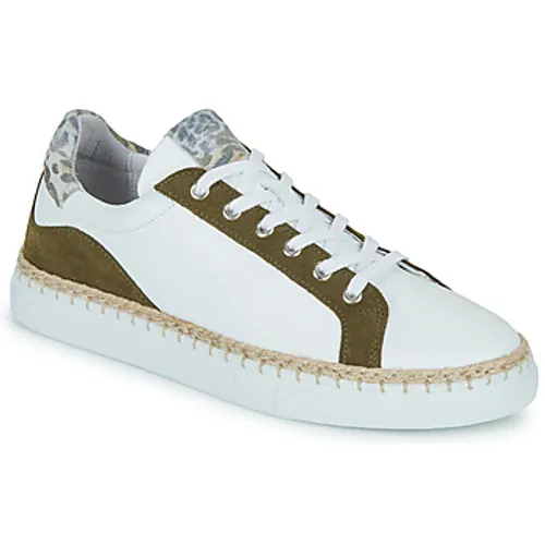 Regard  KERSAINT V3 CROSTA MILITARE  women's Shoes (Trainers) in White