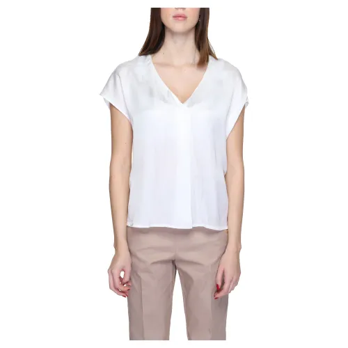Rinascimento , T-Shirts ,White female, Sizes: