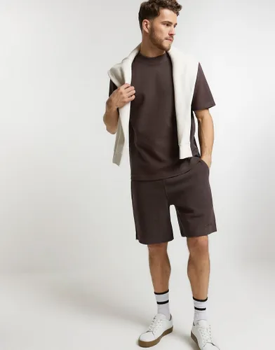 River Island Regular fit waffle textured shorts in brown - dark