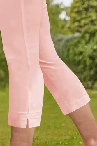 Roman Women's Stretch Comfort Fit Cropped 3/4 Length Trousers in Light Pink - Size 18 18 female