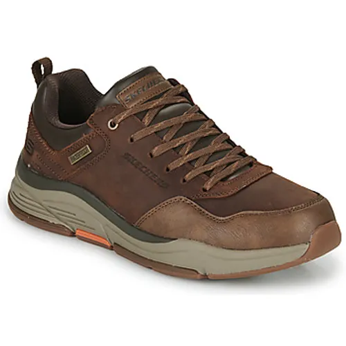 Skechers  BENAGO  men's Shoes (Trainers) in Brown