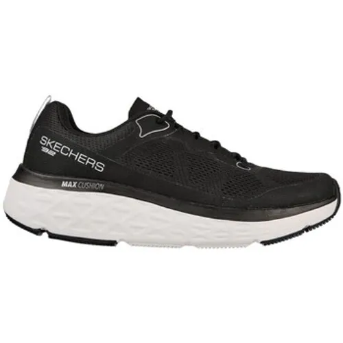Skechers  Max Cushioning Delta  men's Shoes (Trainers) in Black