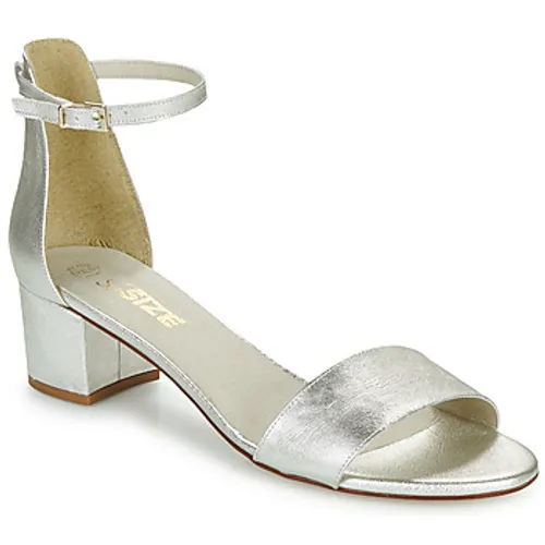 So Size  PANANA  women's Sandals in Silver