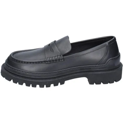 Stokton  EX34  men's Loafers / Casual Shoes in Black
