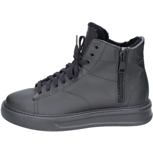 Stokton  EY850  men's Mid Boots in Black