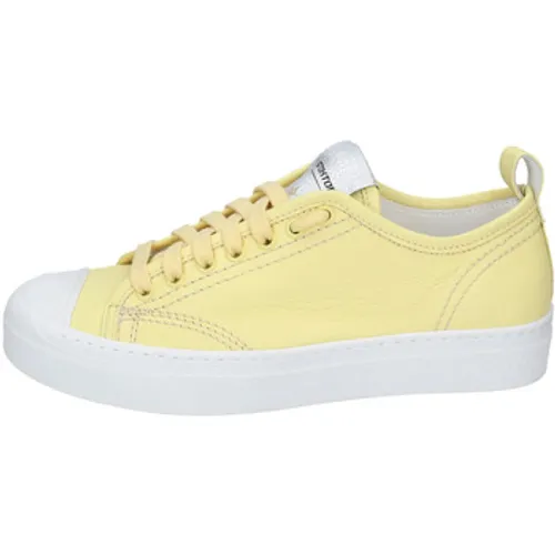 Stokton  EY872  women's Trainers in Yellow