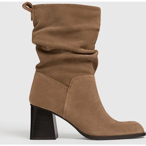 Stradivarius High-heel leather slouchy ankle boots  TAN