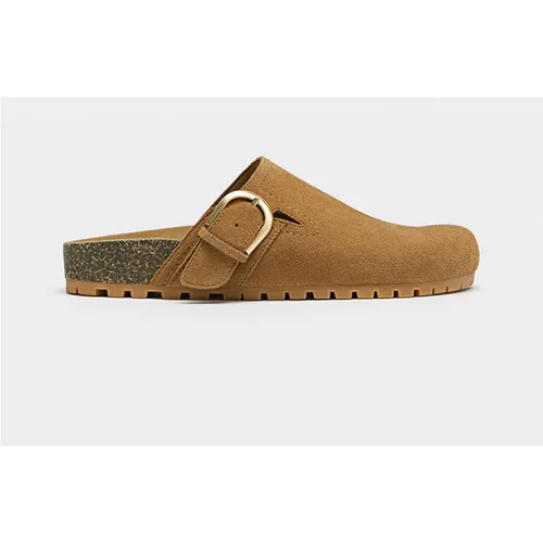 Stradivarius Leather clogs with buckle details  TAN