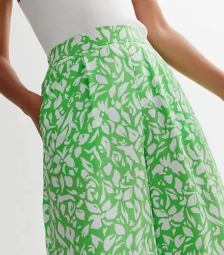 Tall Green Pattern Wide Leg Crop Trousers New Look