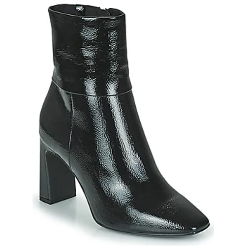 Tamaris  25399-018  women's Low Ankle Boots in Black