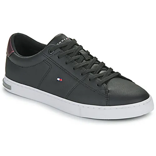 Tommy Hilfiger  ESSENTIAL LEATHER DETAIL VULC  men's Shoes (Trainers) in Black