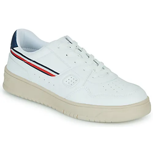 Tommy Hilfiger  KAREEM  boys's Children's Shoes (Trainers) in White