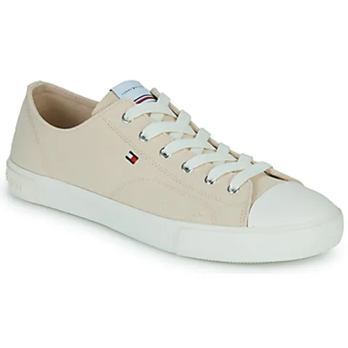 Tommy Hilfiger  KENYON  girls's Children's Shoes (Trainers) in Beige
