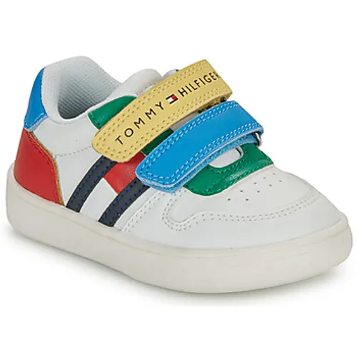 Tommy Hilfiger  LOGAN  boys's Children's Shoes (Trainers) in White
