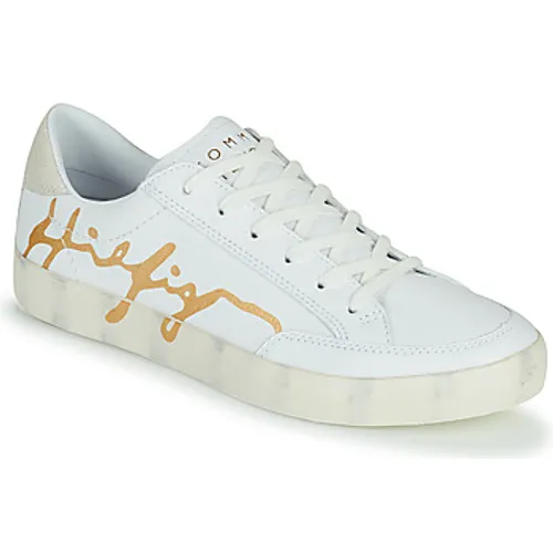 Tommy Hilfiger  TH SIGNATURE LEATHER SNEAKER  women's Shoes (Trainers) in White