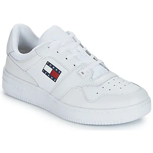 Tommy Jeans  TOMMY JEANS RETRO BASKET ESS  men's Shoes (Trainers) in White