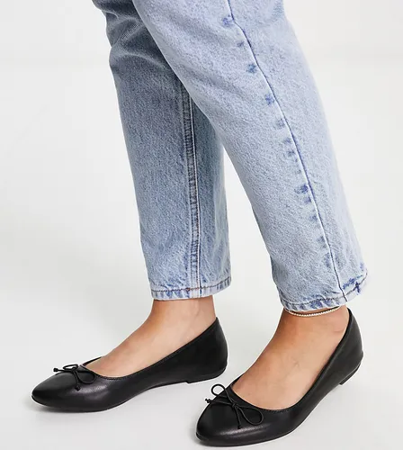 Truffle Collection wide fit easy ballet flats in black