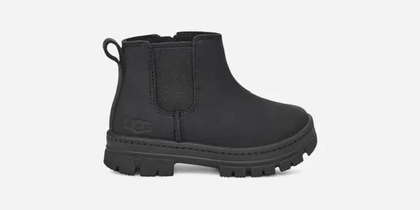 UGG® Ashton Chelsea Boot in Black