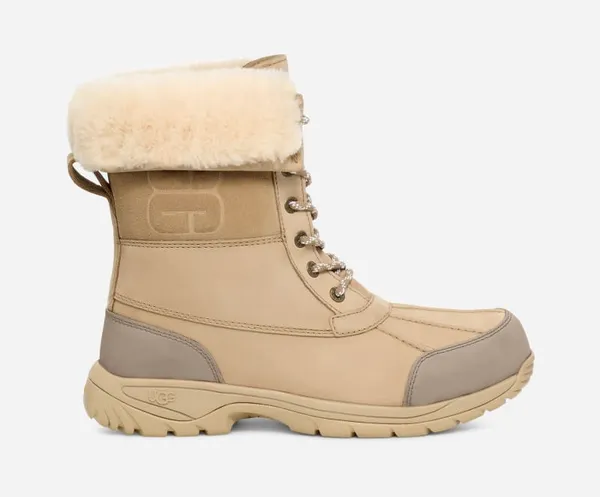 UGG® Butte Logo Boot in Brown