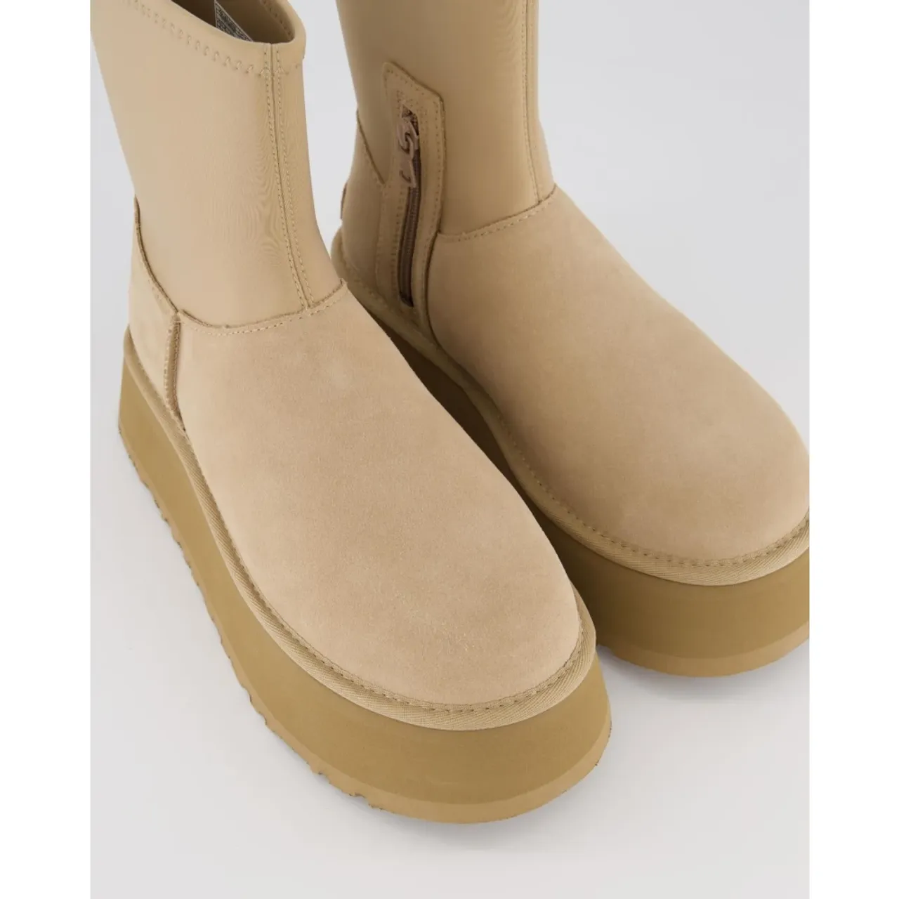 UGG , Classic Chestnut Dipper Boots ,Beige female, Sizes: