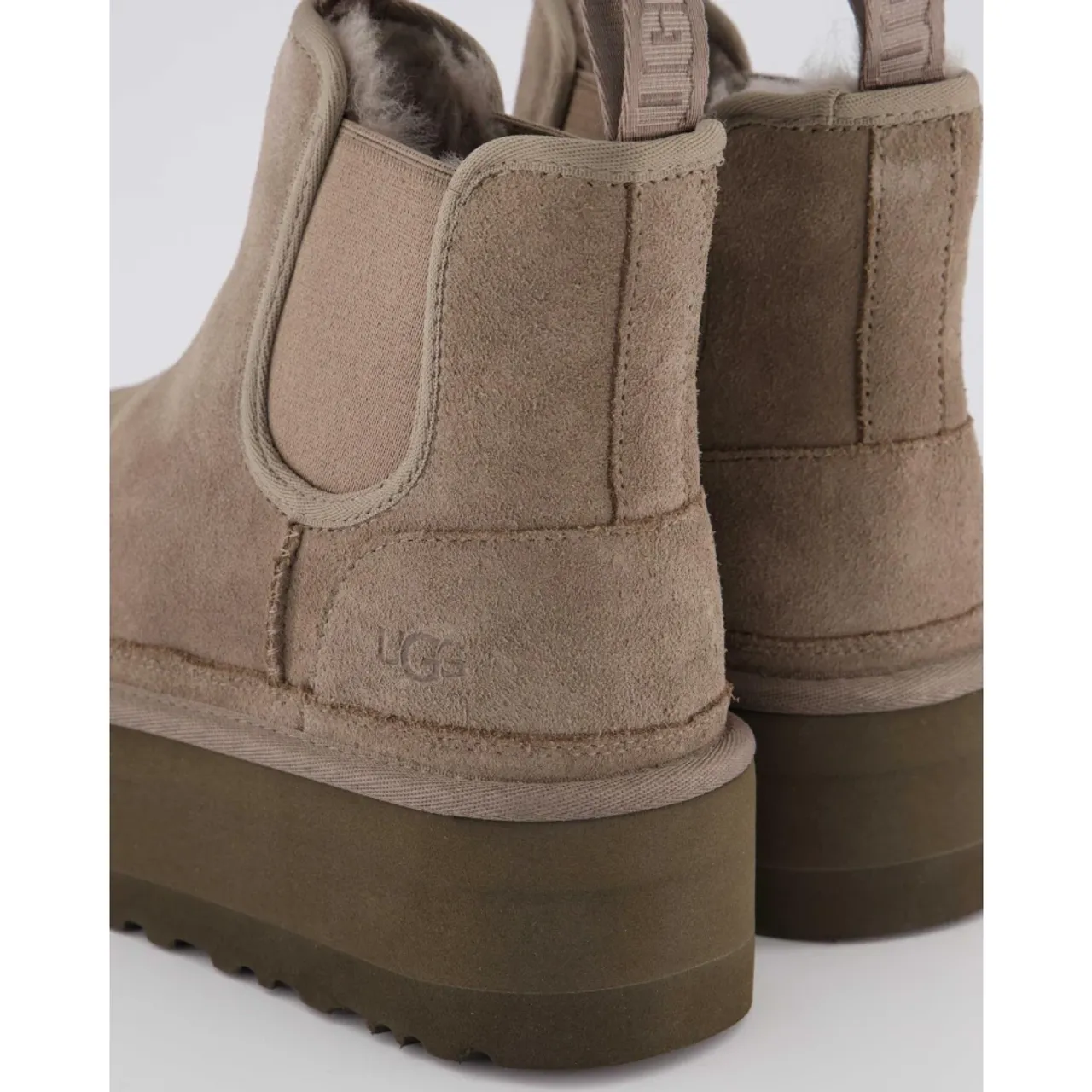 UGG , Neumel Platform Chelsea Boots ,Gray female, Sizes: