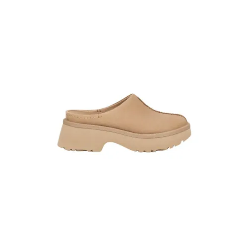 UGG , New Heights Clog ,Brown female, Sizes: