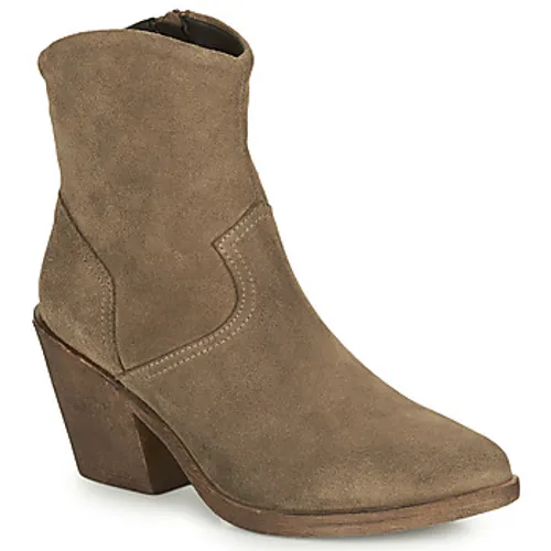 Ulanka  WES LOW  women's Low Ankle Boots in Brown