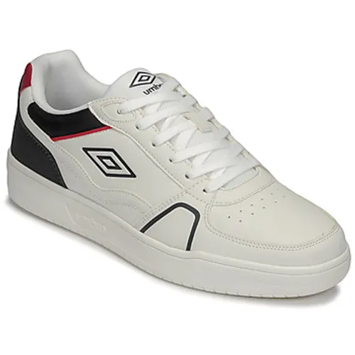 Umbro  UM PABLO  men's Shoes (Trainers) in White